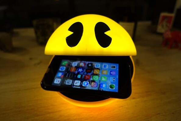 Pac-Man Induktionsladegerät für kompatible Smartphones