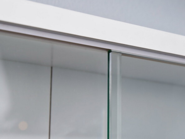 Wandvitrine „Compilati“ für Miniaturen – Weiß