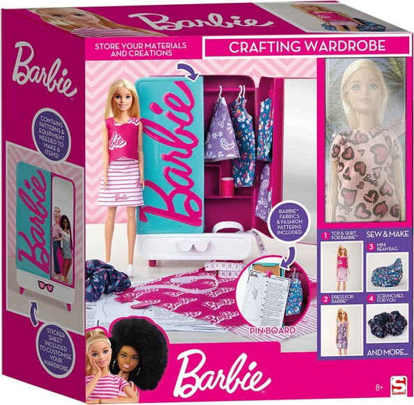 Handgefertigte Garderobe von Barbie