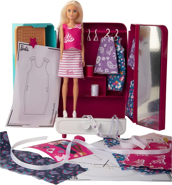 Handgefertigte Garderobe von Barbie