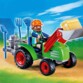 Landwirt mit Traktor 4143